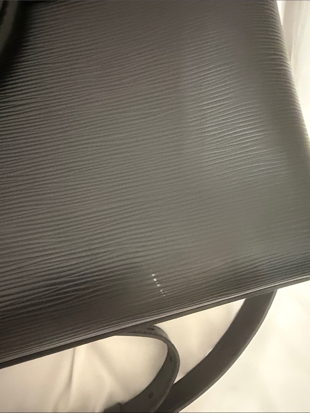 Louis Vuitton 2011 Epi Bassano GM Business Bag - Black - Picture 11 of 11